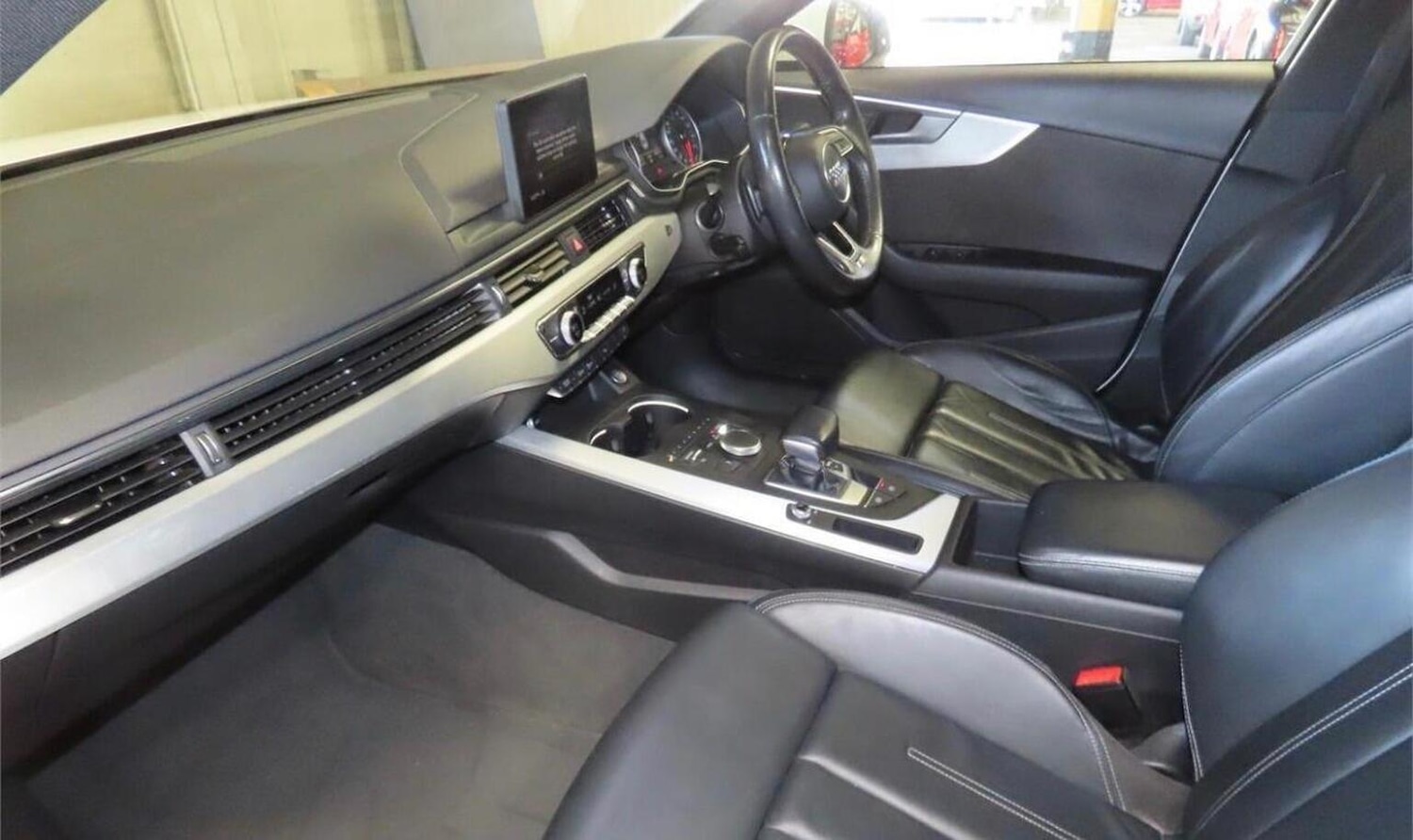 Used Audi A4 2017 for sale - 77616321: Photo 4