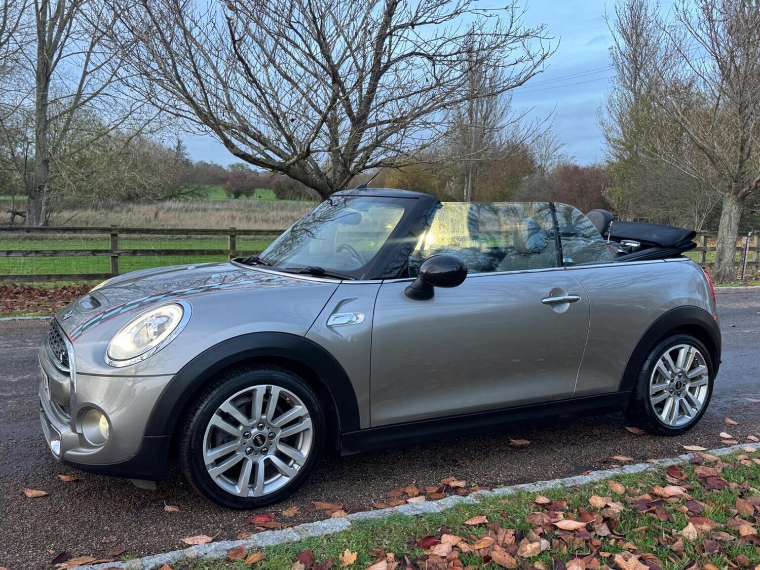 Used MINI Convertible 2016 for sale - 77445690: Photo 15