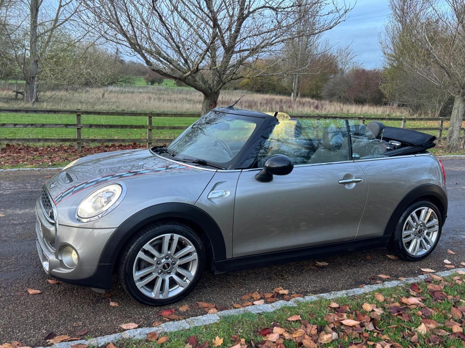 Used MINI Convertible 2016 for sale - 77445690: Photo 9