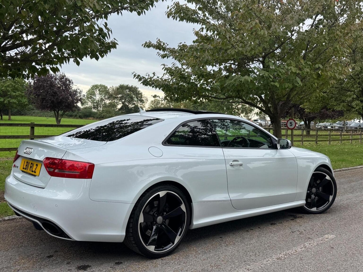 Used Audi RS5 2011 for sale - 77445659: Photo 4