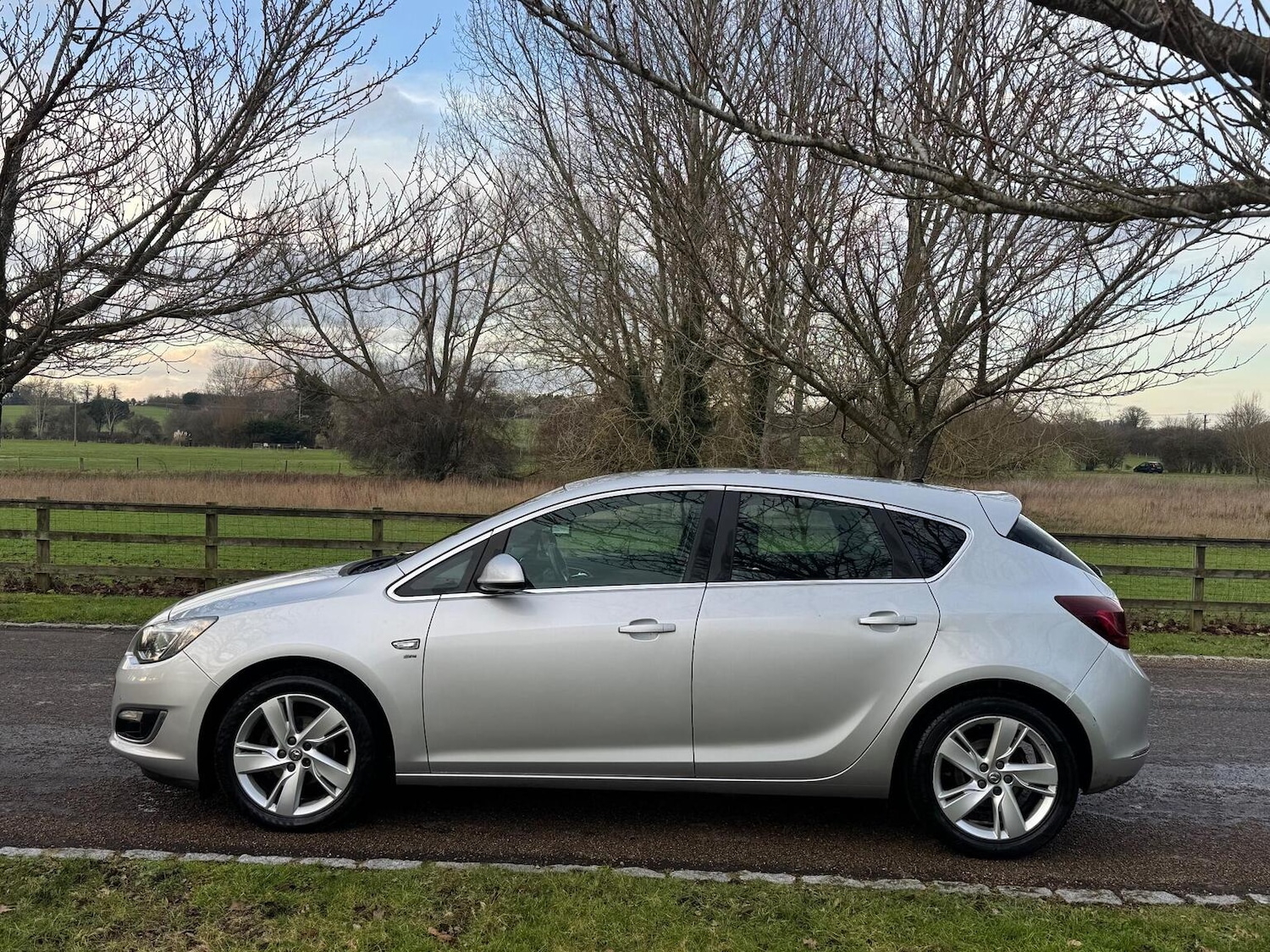 Used Vauxhall Astra 2013 for sale - 77445693: Photo 3