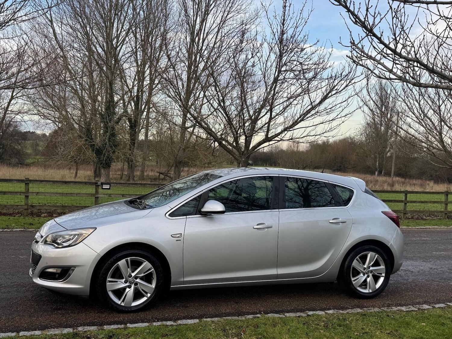Used Vauxhall Astra 2013 for sale - 77445693: Photo 6