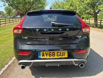 Used Volvo V40 2018 for sale - 78674127: Photo