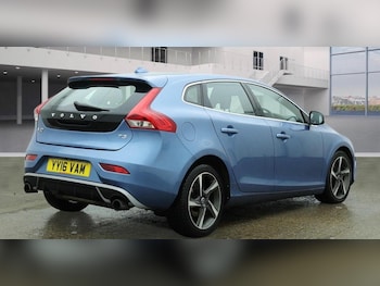 Used Volvo V40 2016 for sale - 77478099: Photo