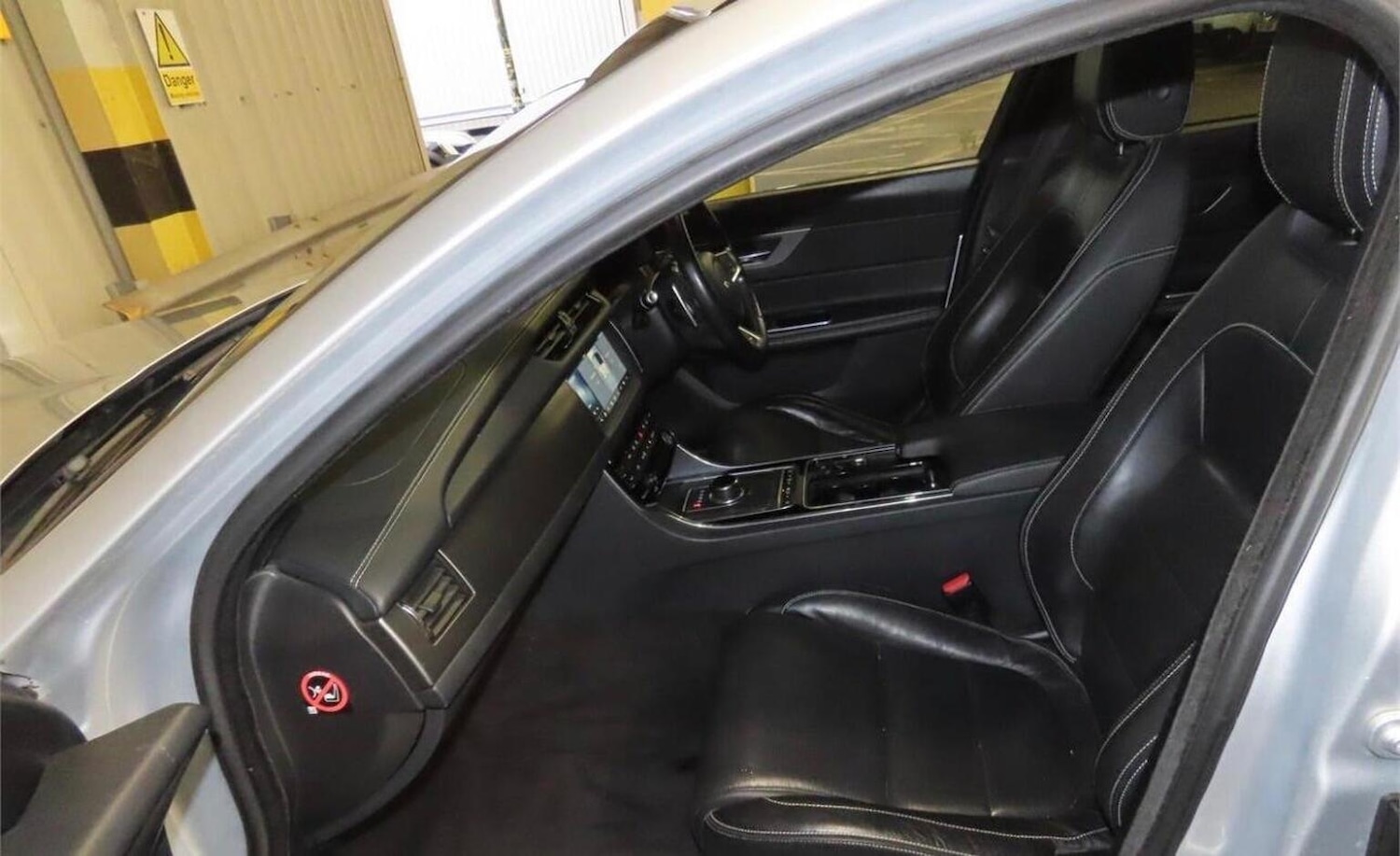 Used Jaguar XF 2019 for sale - 77774746: Photo 2