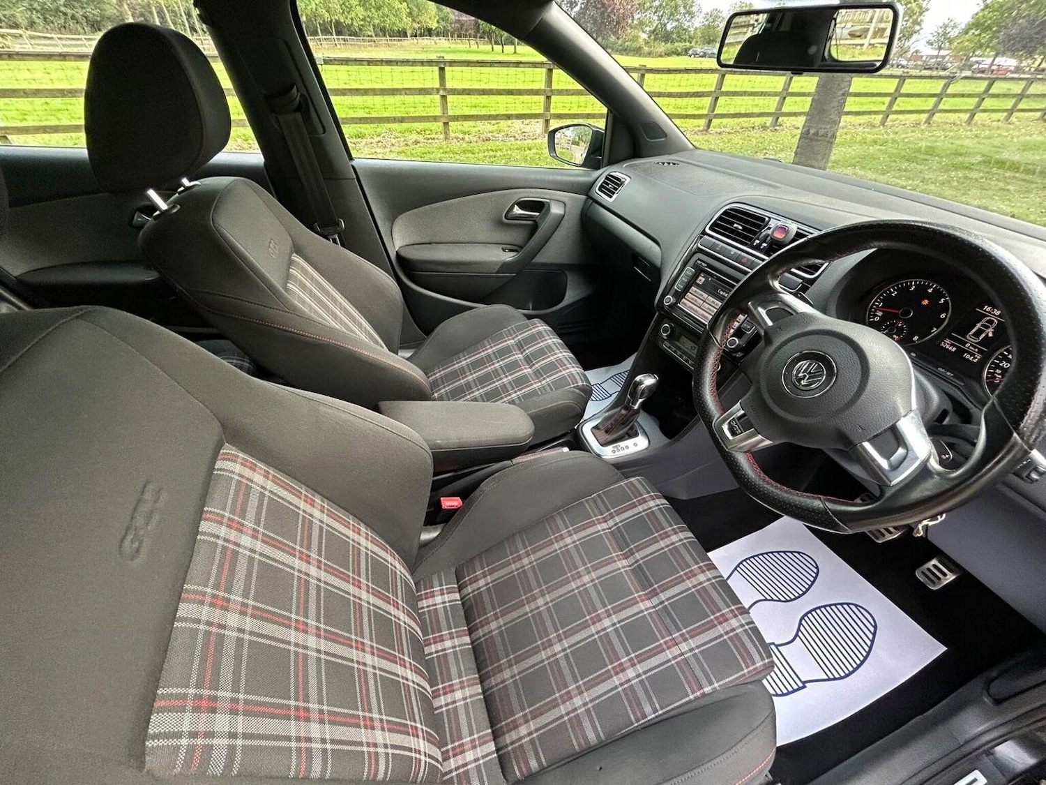 Used Volkswagen Polo 2011 for sale - 77445701: Photo 23