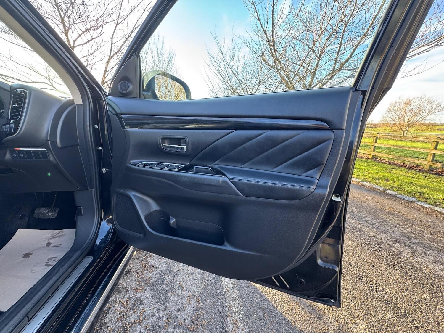 Used Mitsubishi Outlander 2015 for sale - 77445684: Photo 27