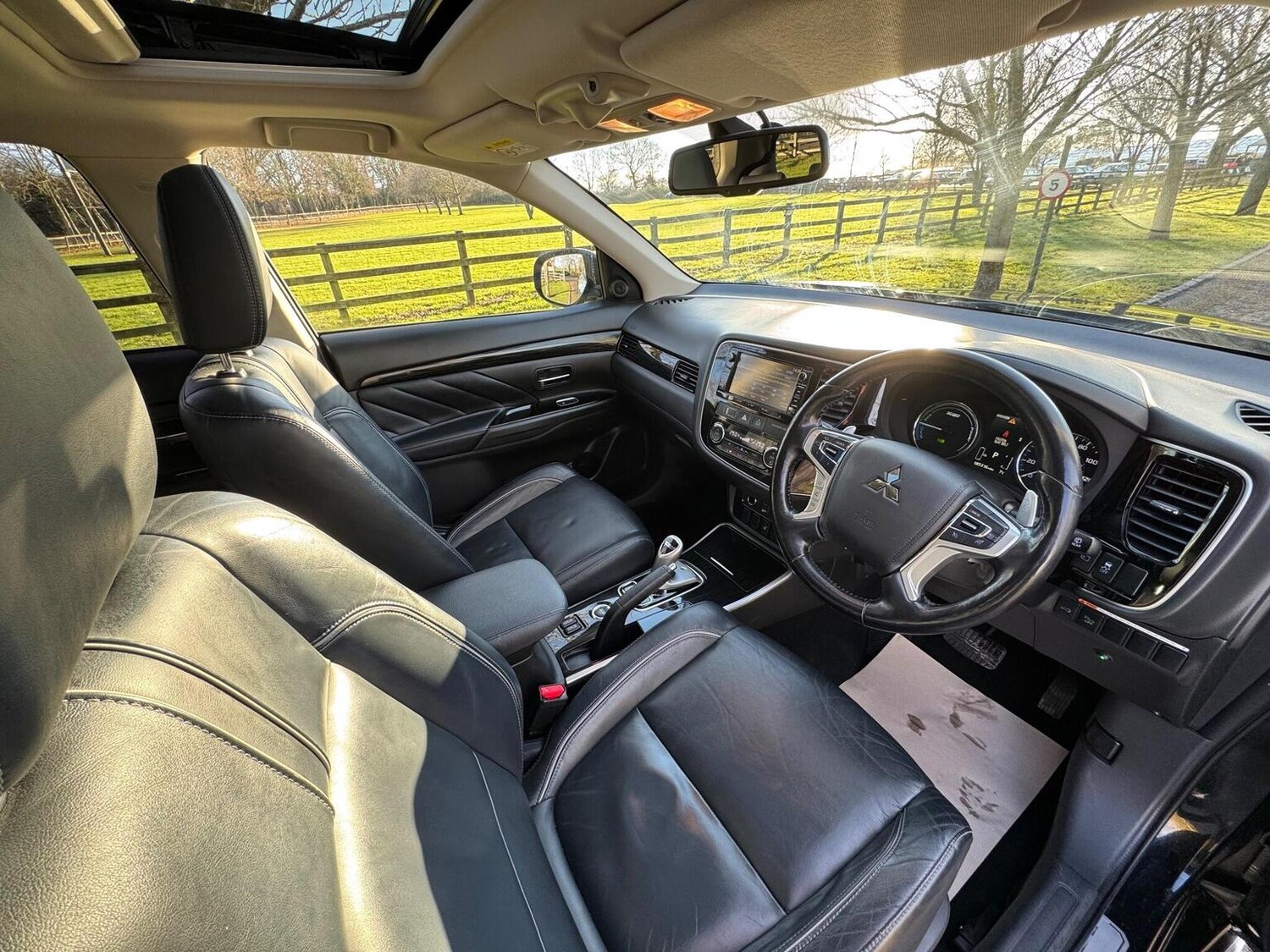 Used Mitsubishi Outlander 2015 for sale - 77445684: Photo 41