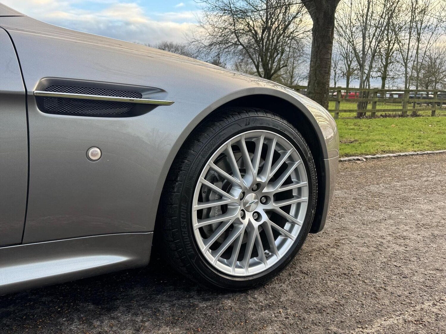 Used Aston Martin Vantage 2011 for sale - 77445672: Photo 22