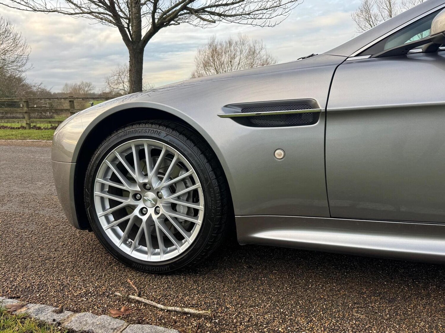 Used Aston Martin Vantage 2011 for sale - 77445672: Photo 24