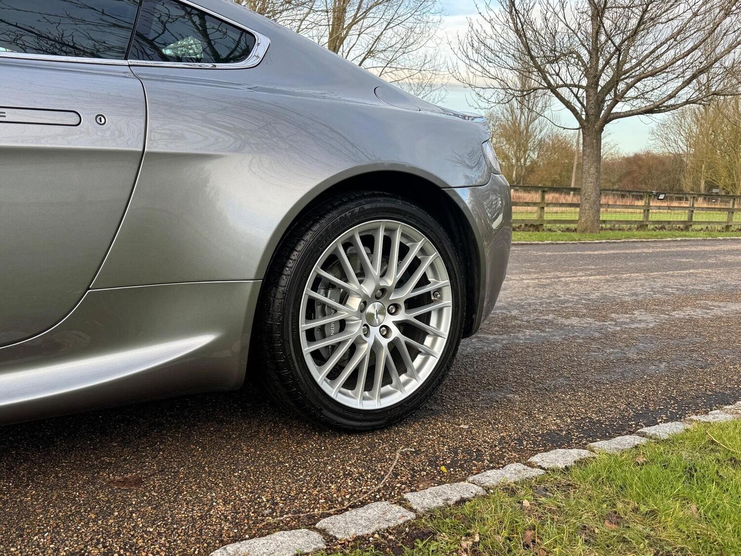 Used Aston Martin Vantage 2011 for sale - 77445672: Photo 26