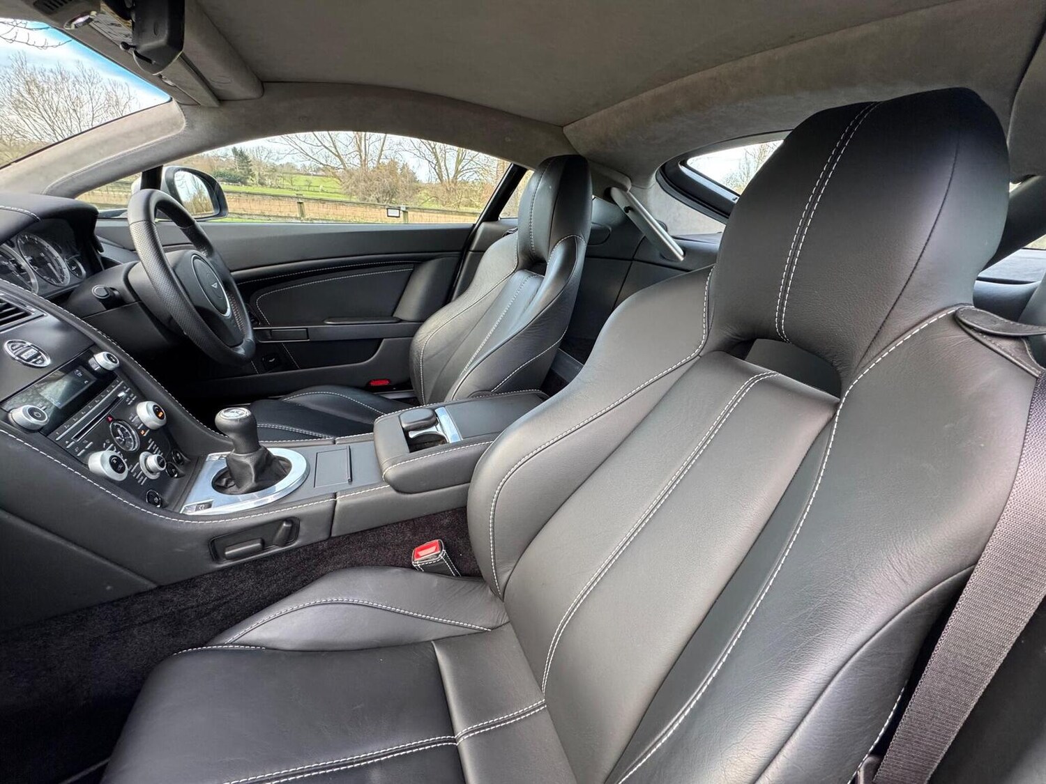 Used Aston Martin Vantage 2011 for sale - 77445672: Photo 28