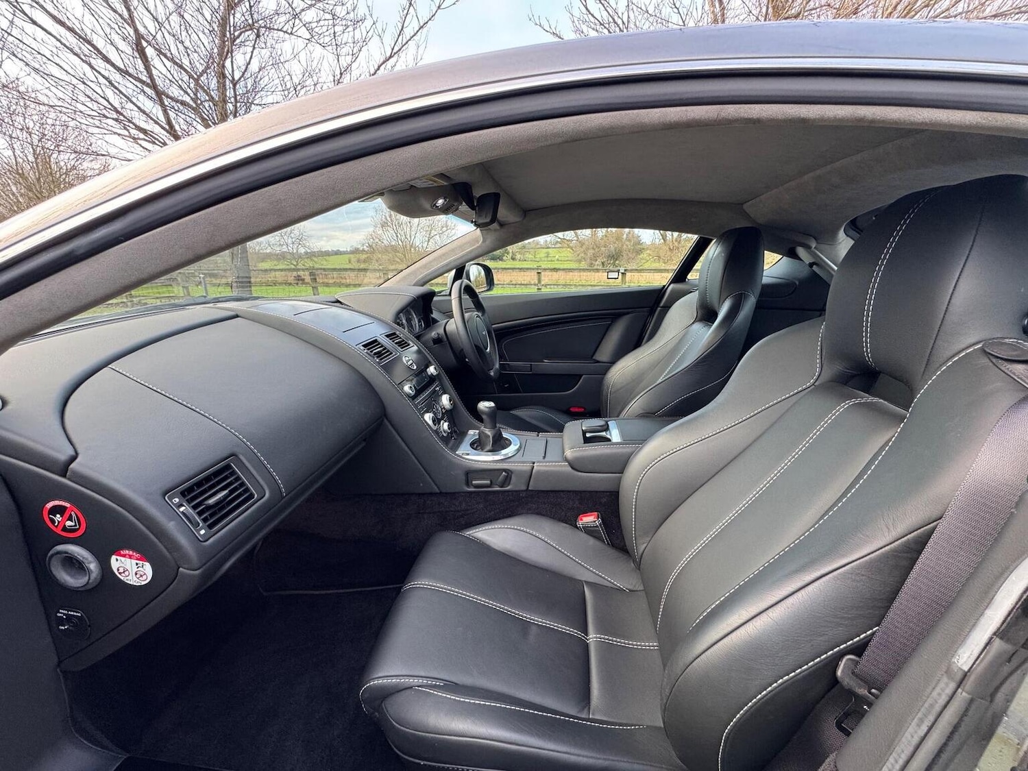 Used Aston Martin Vantage 2011 for sale - 77445672: Photo 29