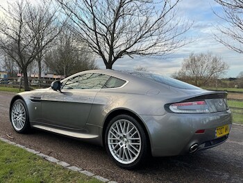Used Aston Martin Vantage 2011 for sale - 77445672: Photo