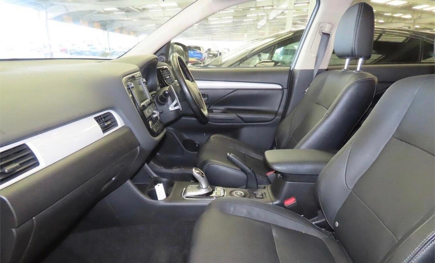 Used Mitsubishi Outlander 2015 for sale - 77616322: Photo 2