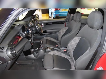 Used MINI Hatch 2018 for sale - 76576169: Photo