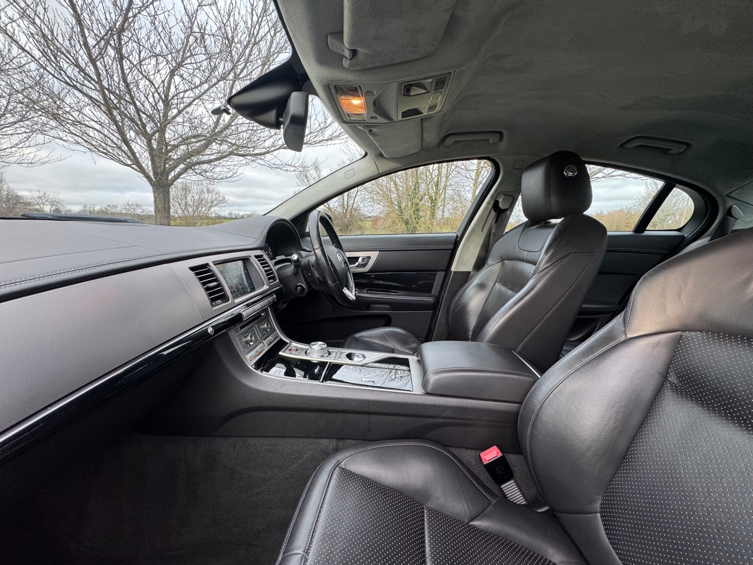 Used Jaguar XF 2011 for sale - 77166180: Photo 6