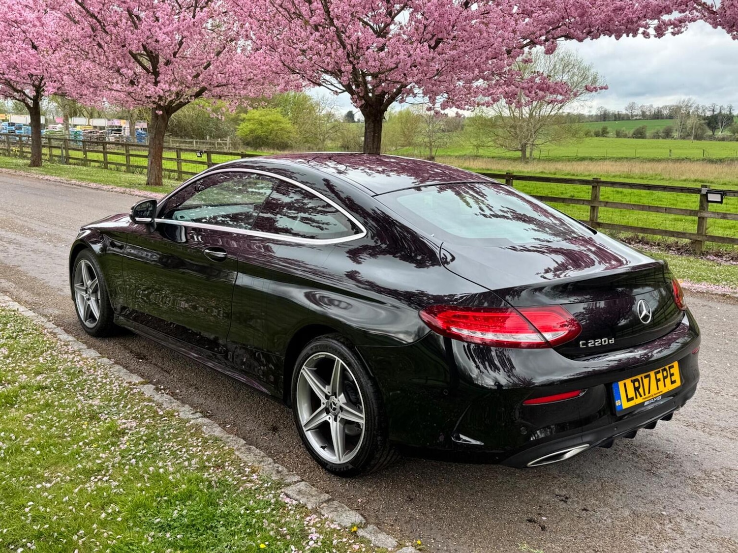 Used Mercedes-Benz C Class 2017 for sale - 78125191: Photo 2