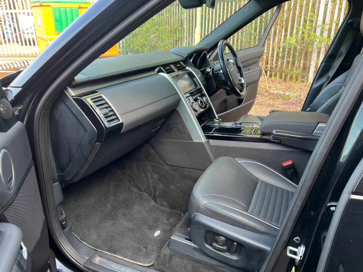 Used Land Rover Discovery 2017 for sale - 77977324: Photo 11