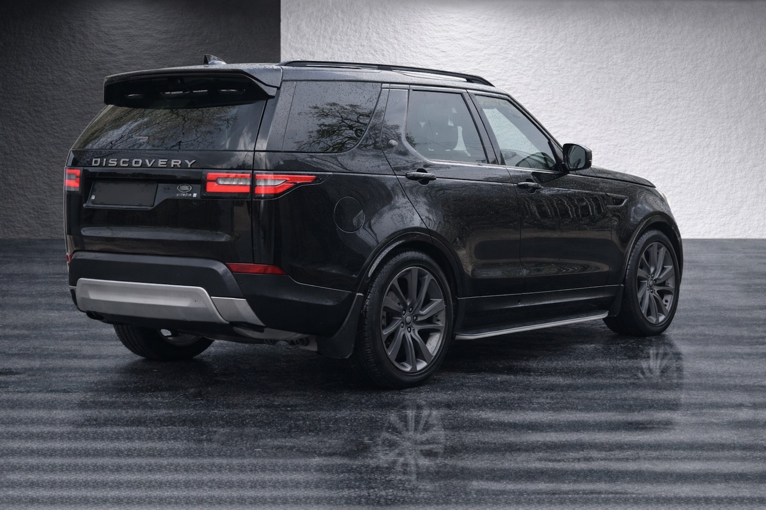 Used Land Rover Discovery 2017 for sale - 77977324: Photo 3