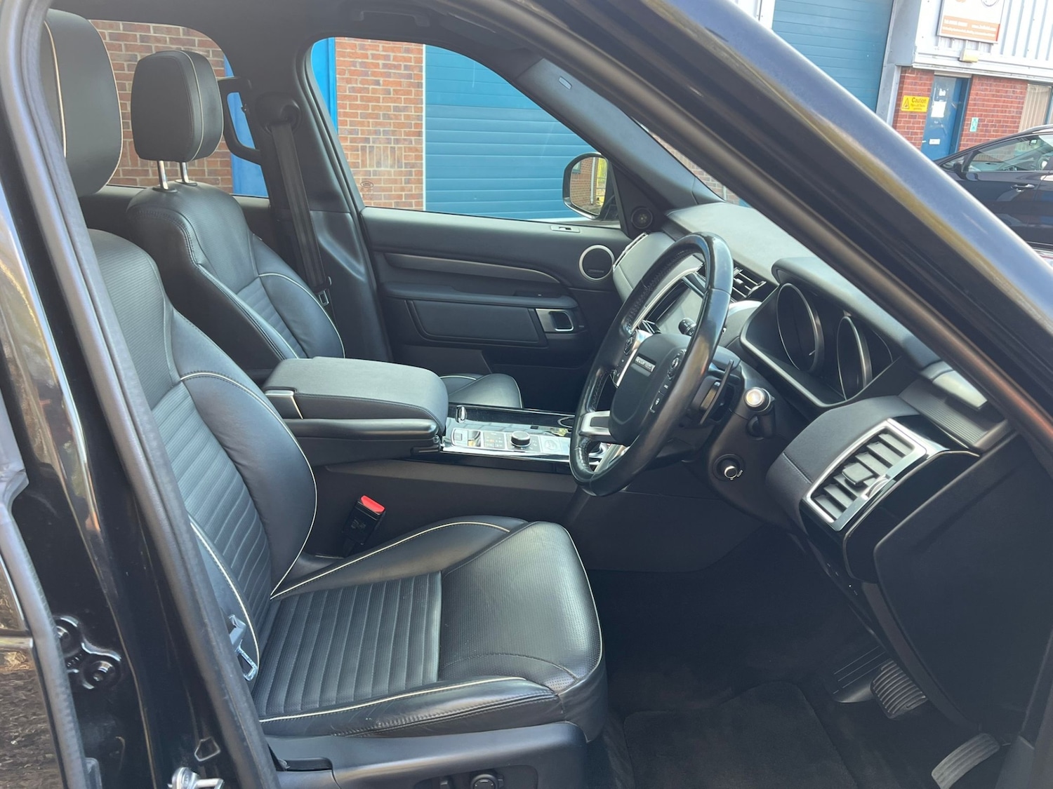 Used Land Rover Discovery 2017 for sale - 77977324: Photo 8