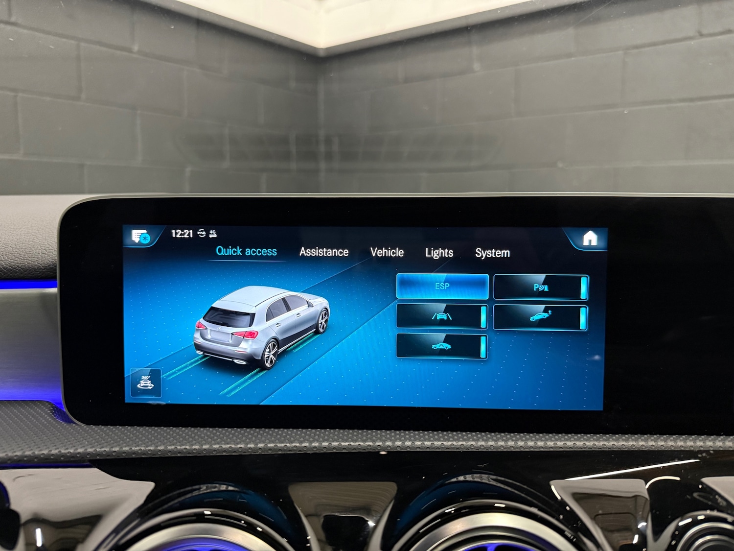 Used Mercedes-Benz A-Class 2018 for sale - 77137763: Photo 27