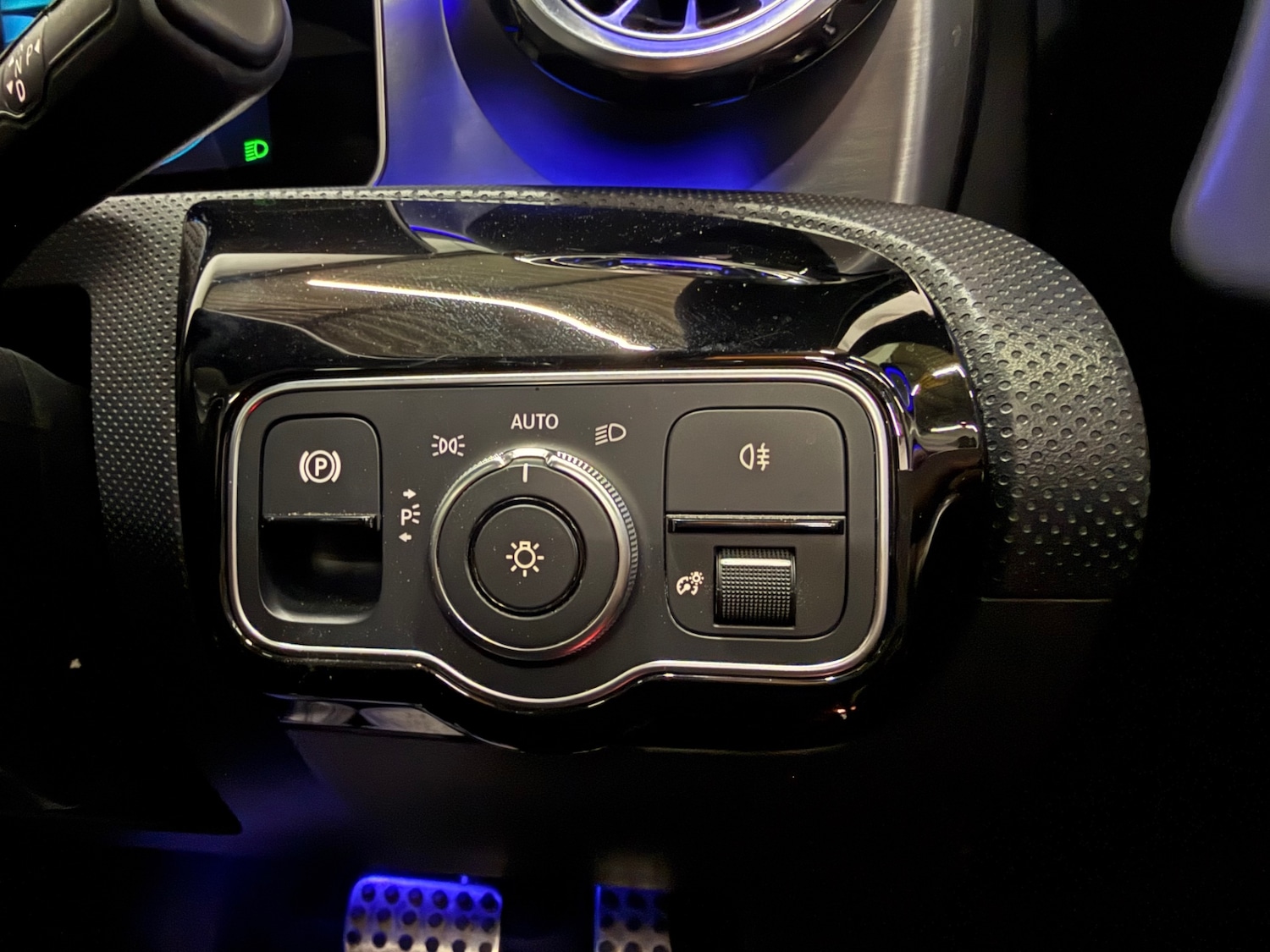 Used Mercedes-Benz A-Class 2018 for sale - 77137763: Photo 41