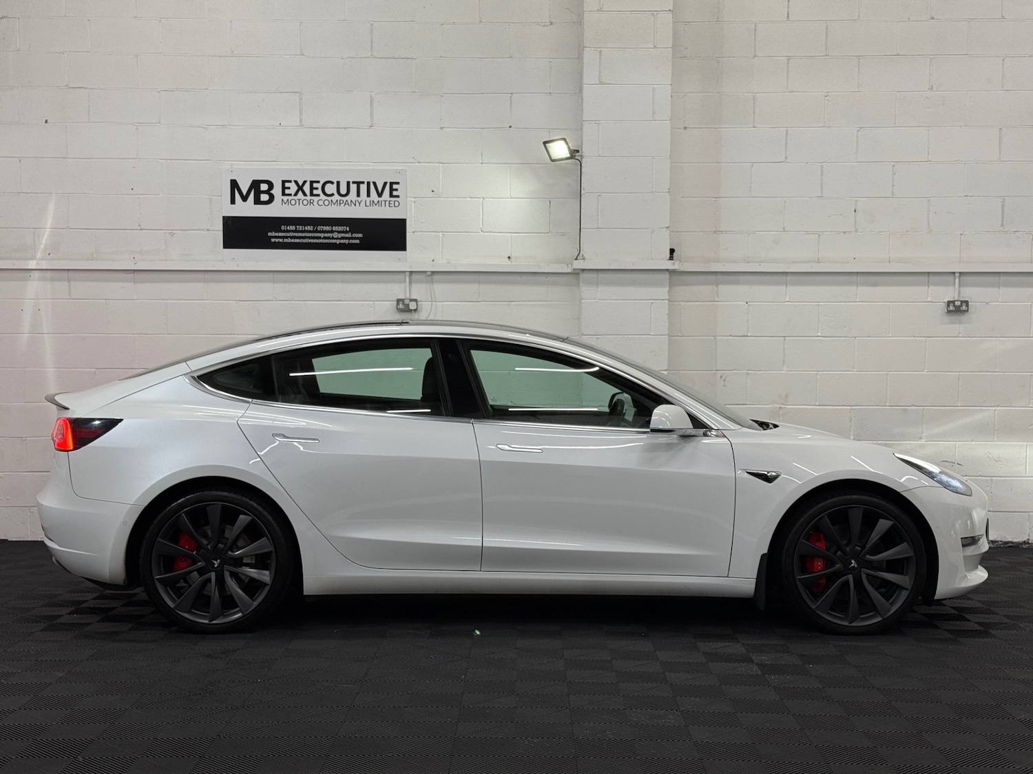Used Tesla Model 3 2020 for sale - 76589753: Photo 2