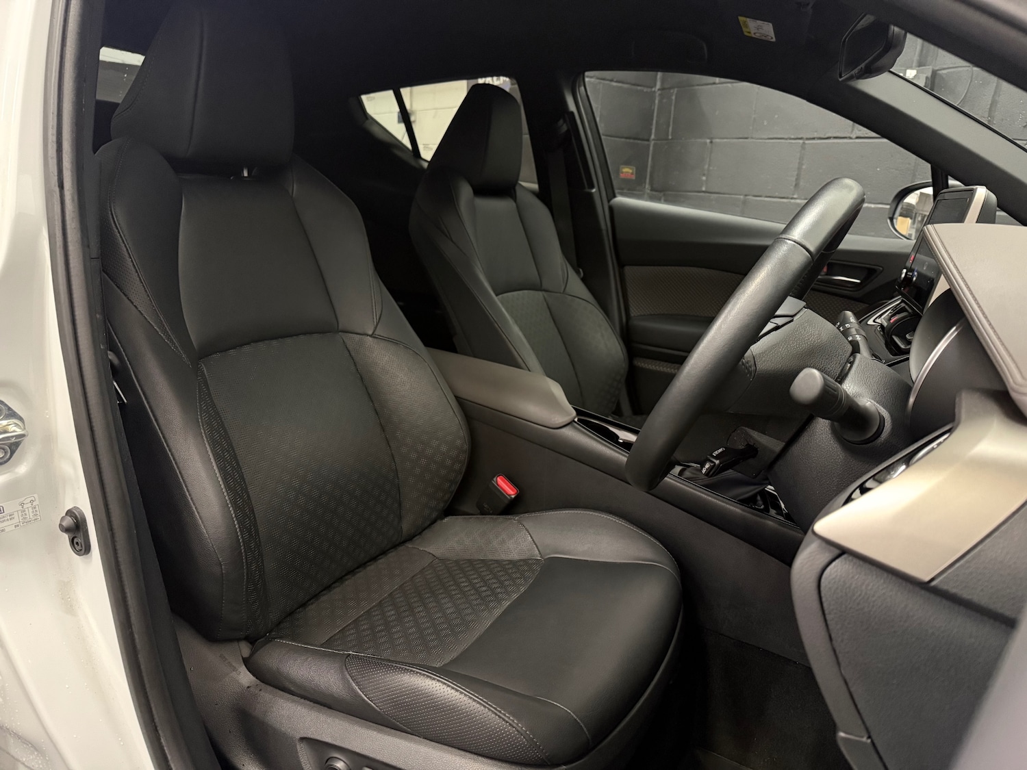 Used Toyota C-HR 2023 for sale - 77207713: Photo 11