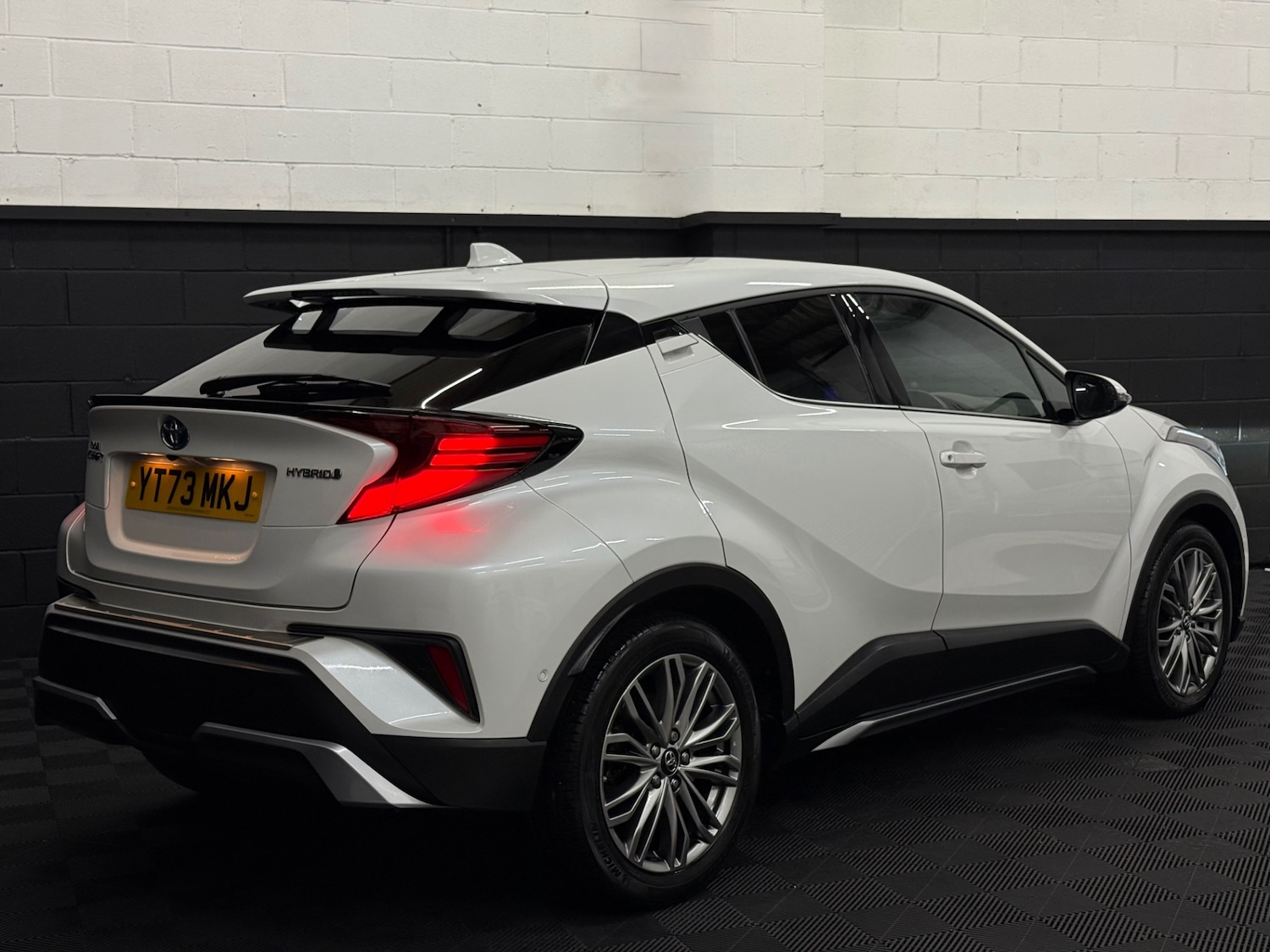 Used Toyota C-HR 2023 for sale - 77207713: Photo 3