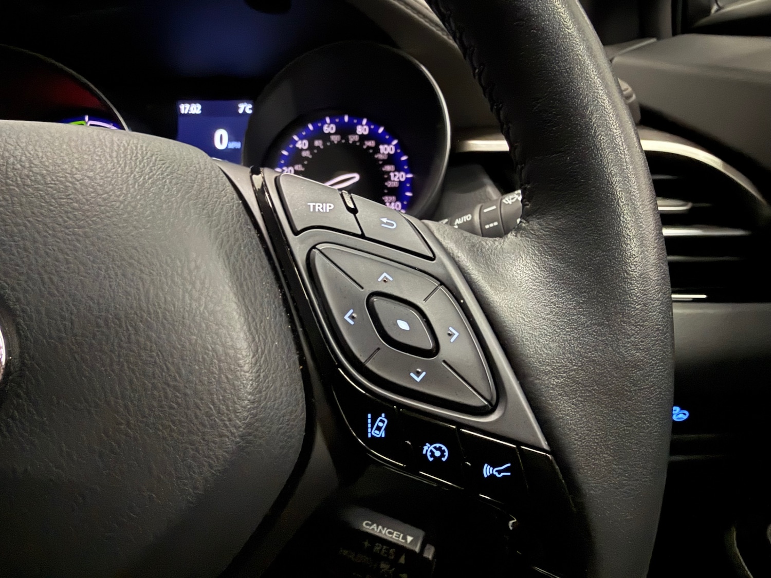 Used Toyota C-HR 2023 for sale - 77207713: Photo 32