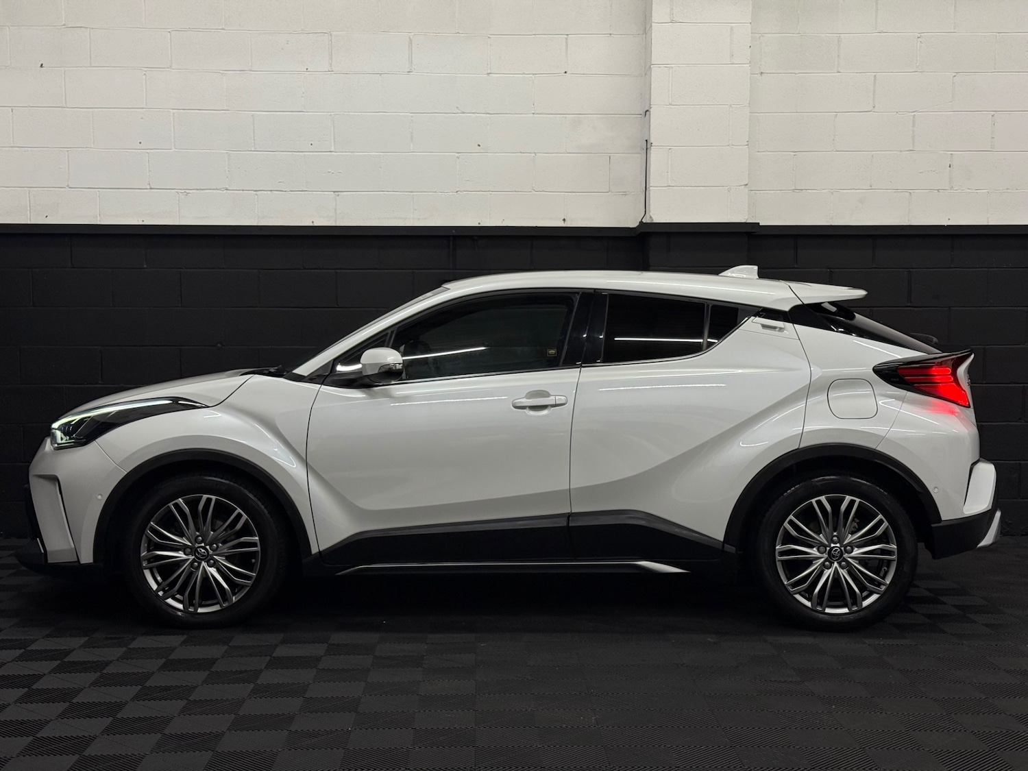 Used Toyota C-HR 2023 for sale - 77207713: Photo 6