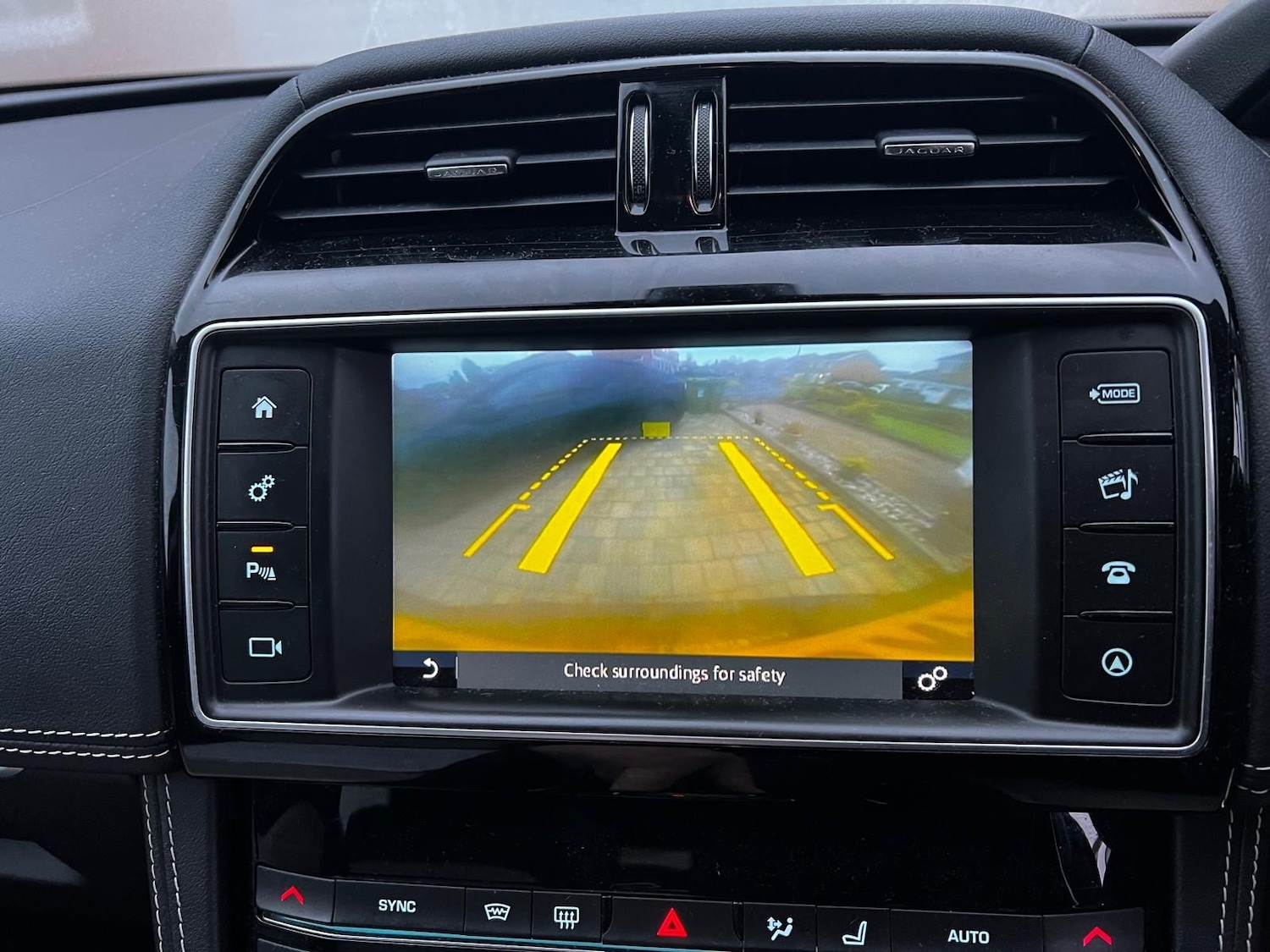 Used Jaguar F-Pace 2017 for sale - 76505677: Photo 10