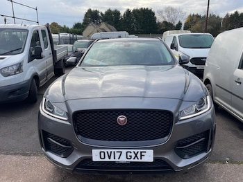 Used Jaguar F-Pace 2017 for sale - 76505677: Photo