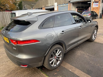 Used Jaguar F-Pace 2017 for sale - 76505677: Photo