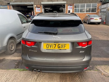 Used Jaguar F-Pace 2017 for sale - 76505677: Photo