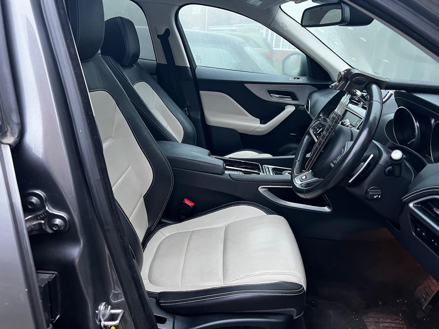 Used Jaguar F-Pace 2017 for sale - 76505677: Photo 7