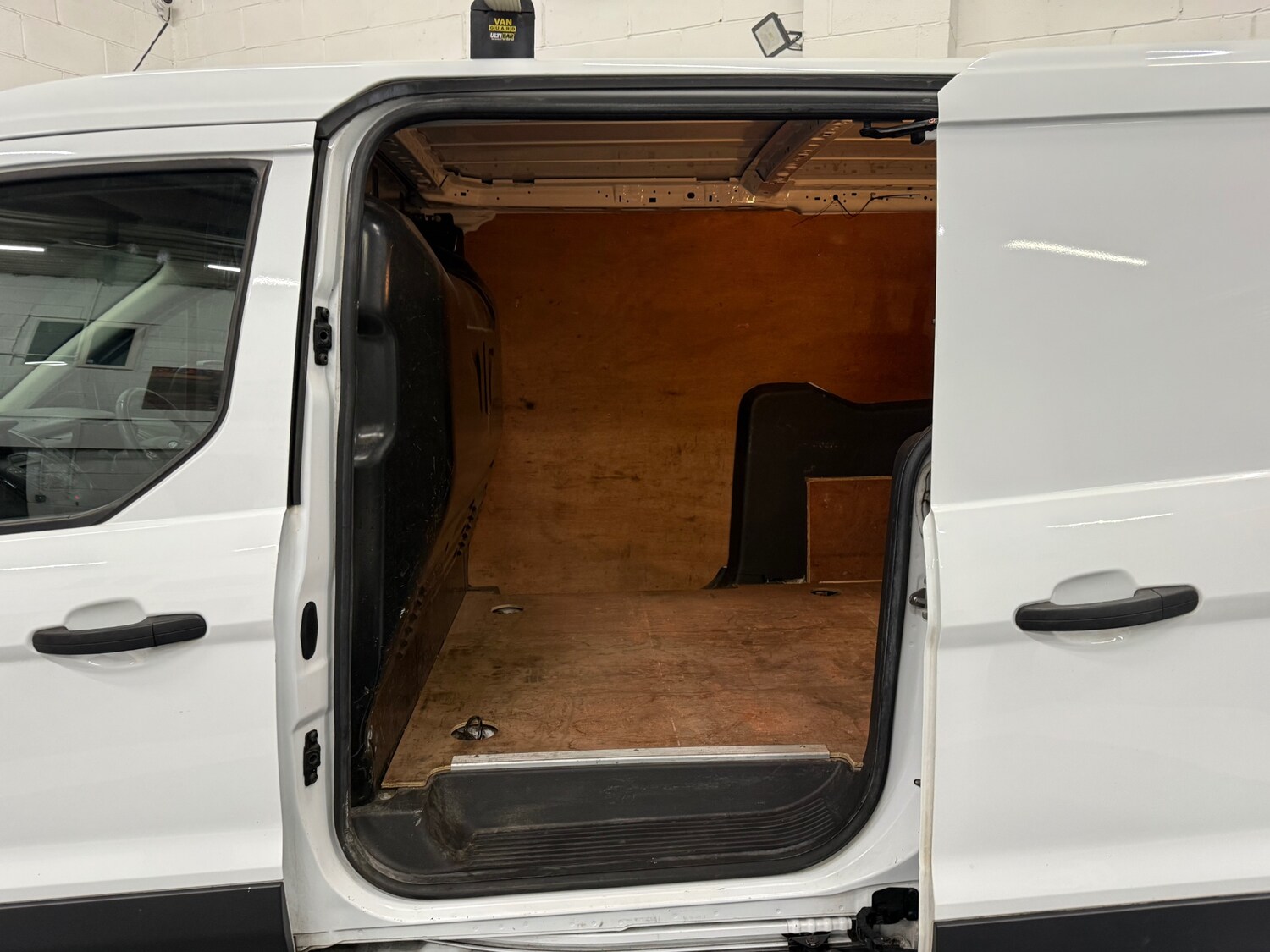 Used Ford Transit Connect 2018 for sale - 77418539: Photo 14