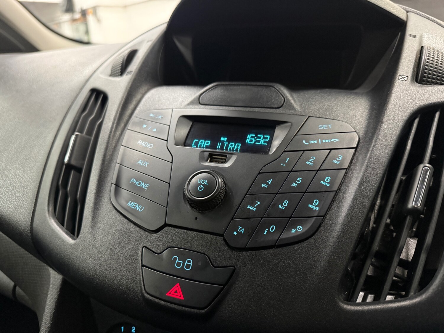 Used Ford Transit Connect 2018 for sale - 77418539: Photo 16