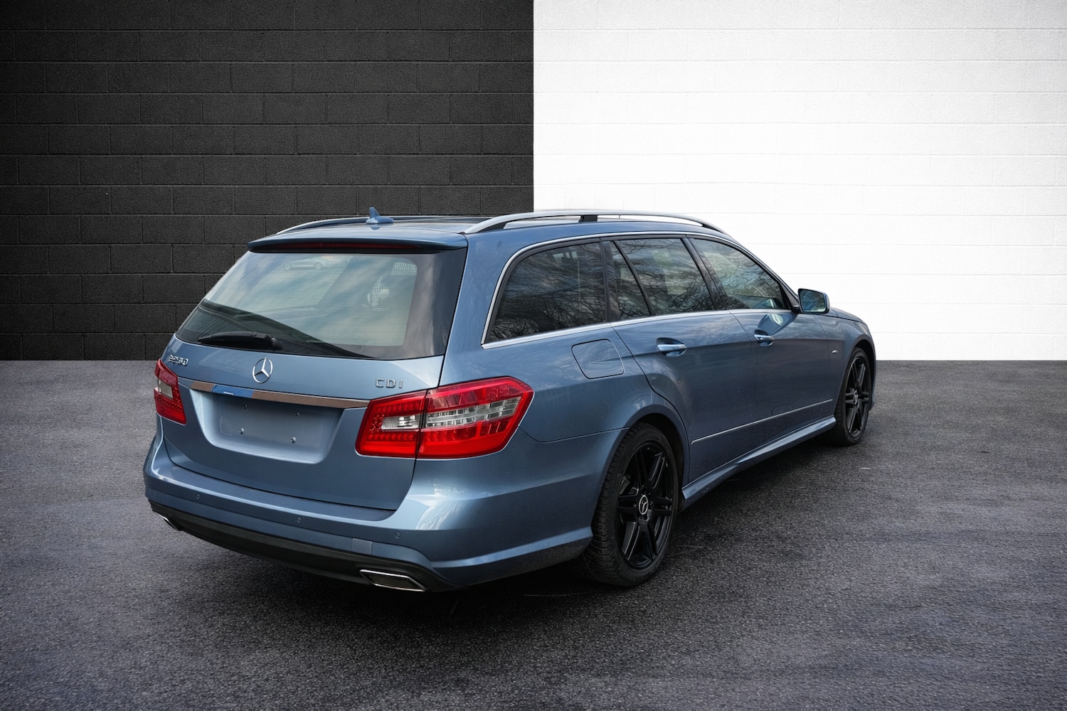 Used Mercedes-Benz E Class 2012 for sale - 77663713: Photo 3