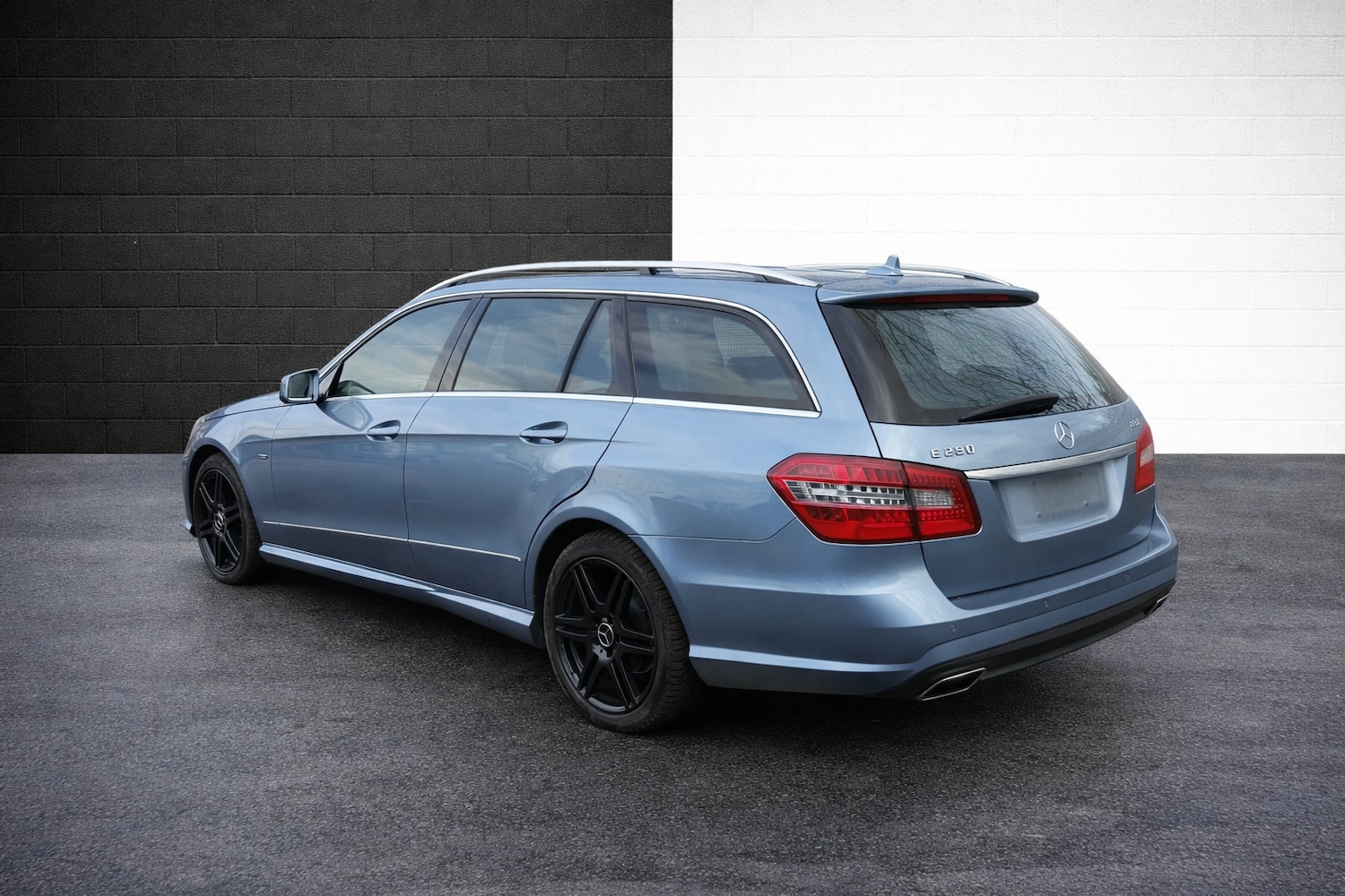 Used Mercedes-Benz E Class 2012 for sale - 77663713: Photo 5