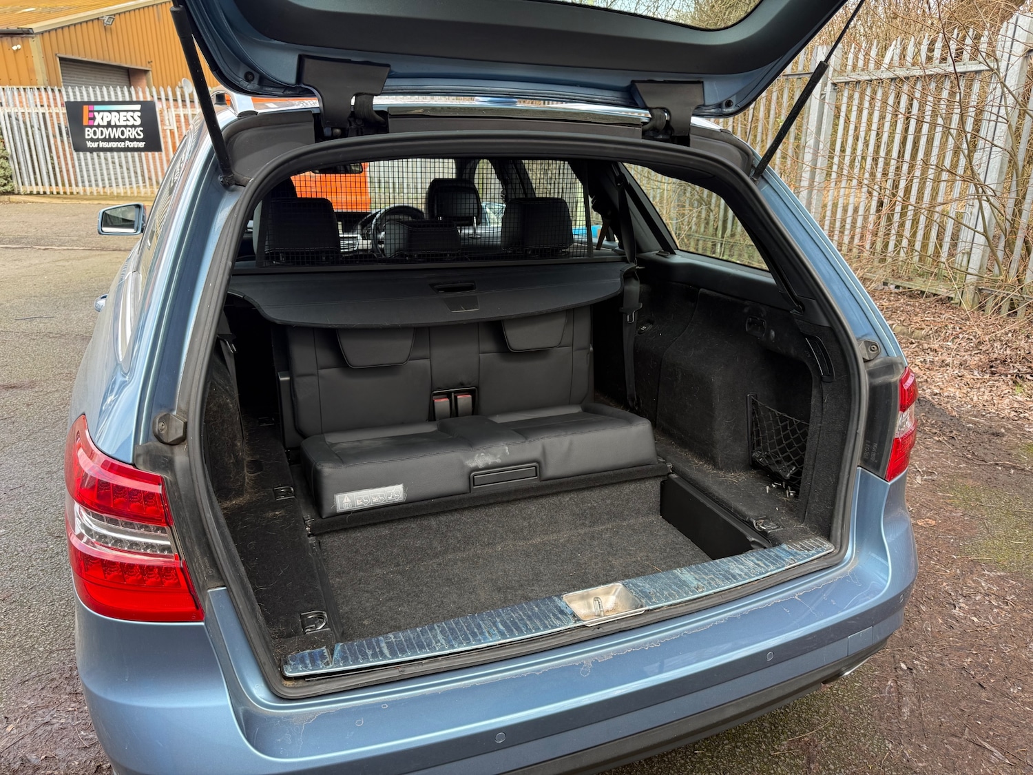 Used Mercedes-Benz E Class 2012 for sale - 77663713: Photo 9