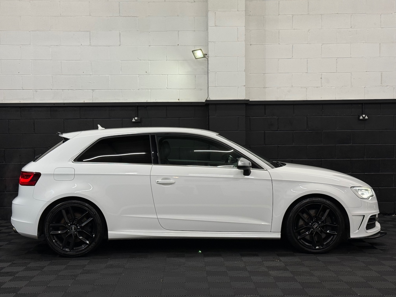 Used Audi A3 2015 for sale - 76127522: Photo 2