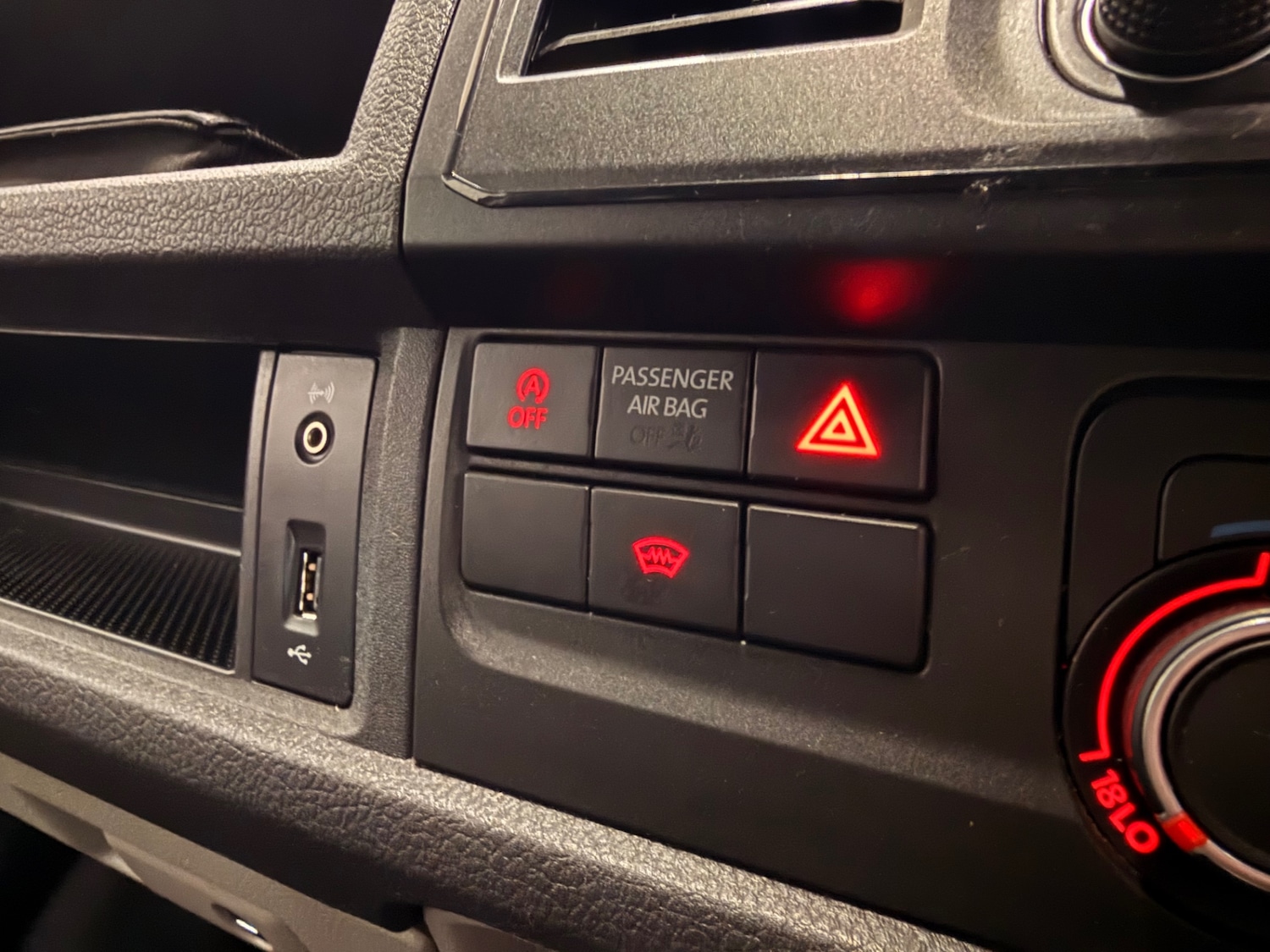 Used Volkswagen Transporter 2015 for sale - 77502948: Photo 42