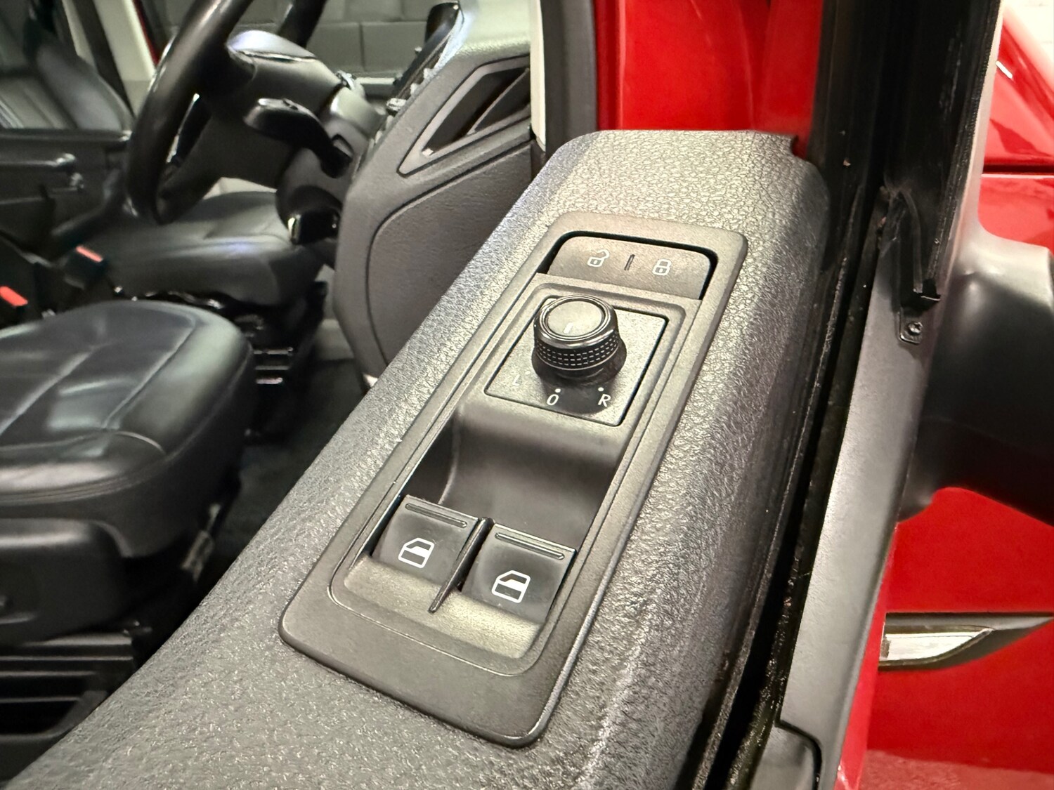 Used Volkswagen Transporter 2015 for sale - 77502948: Photo 49