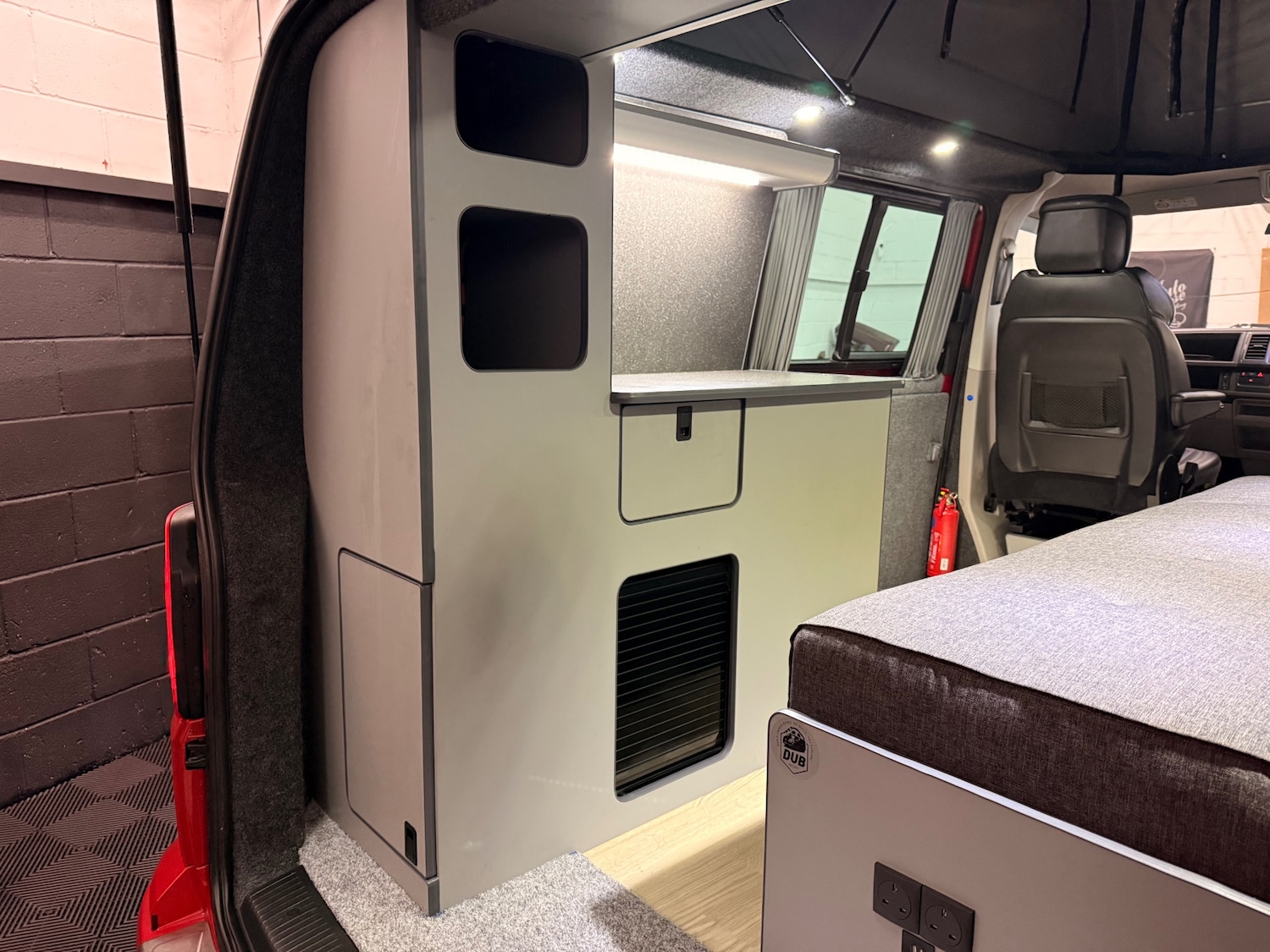 Used Volkswagen Transporter 2015 for sale - 77502948: Photo 50