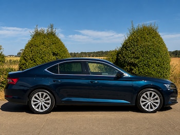 Used Skoda Superb 2019 for sale - 79482536: Photo
