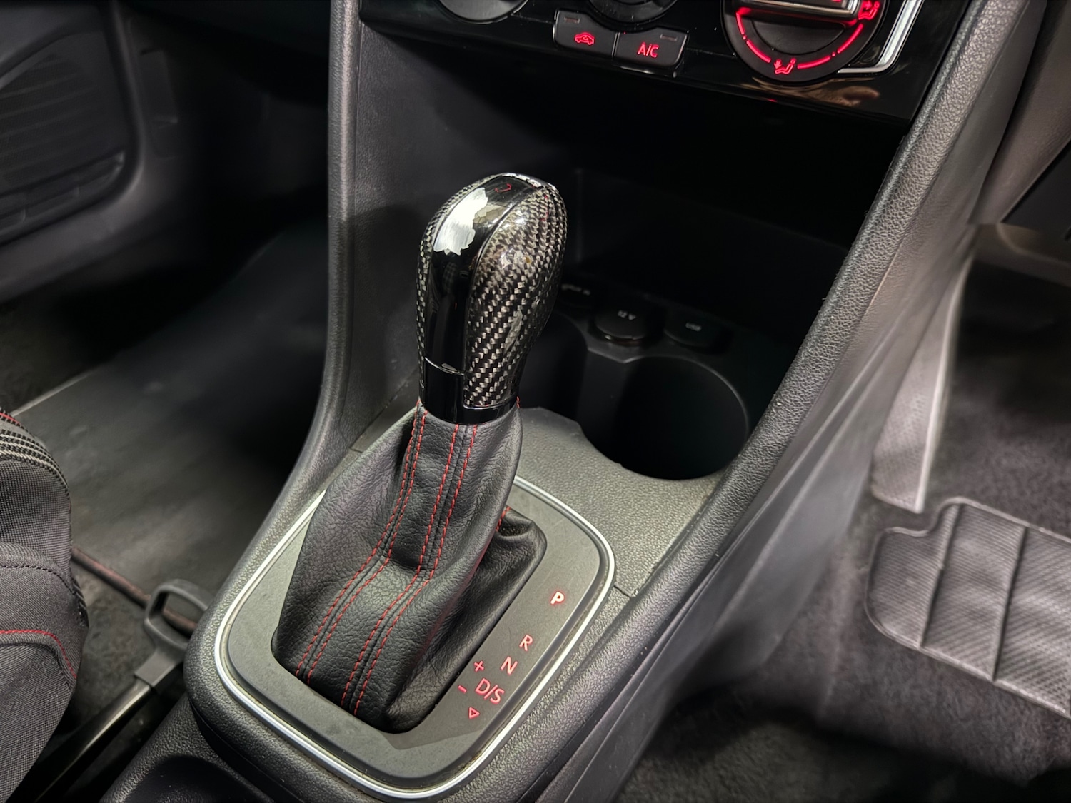 Used Volkswagen Polo 2016 for sale - 76290077: Photo 10