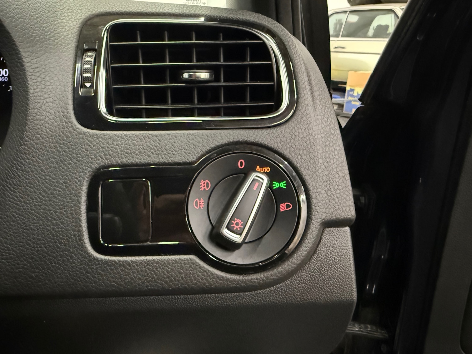 Used Volkswagen Polo 2016 for sale - 76290077: Photo 11