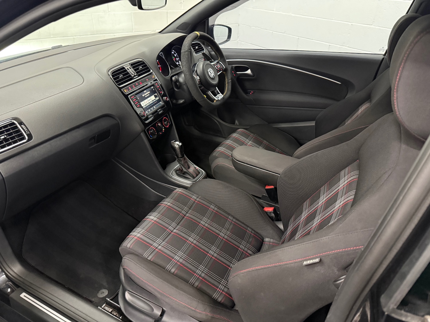 Used Volkswagen Polo 2016 for sale - 76290077: Photo 15